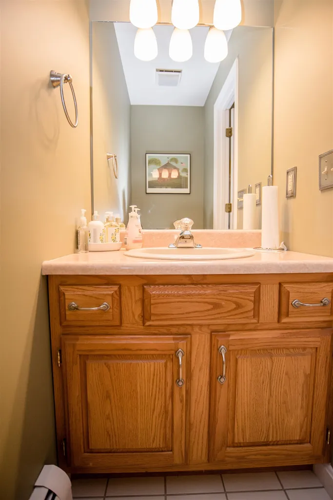 17 Craftsbury Court Essex VT 05452