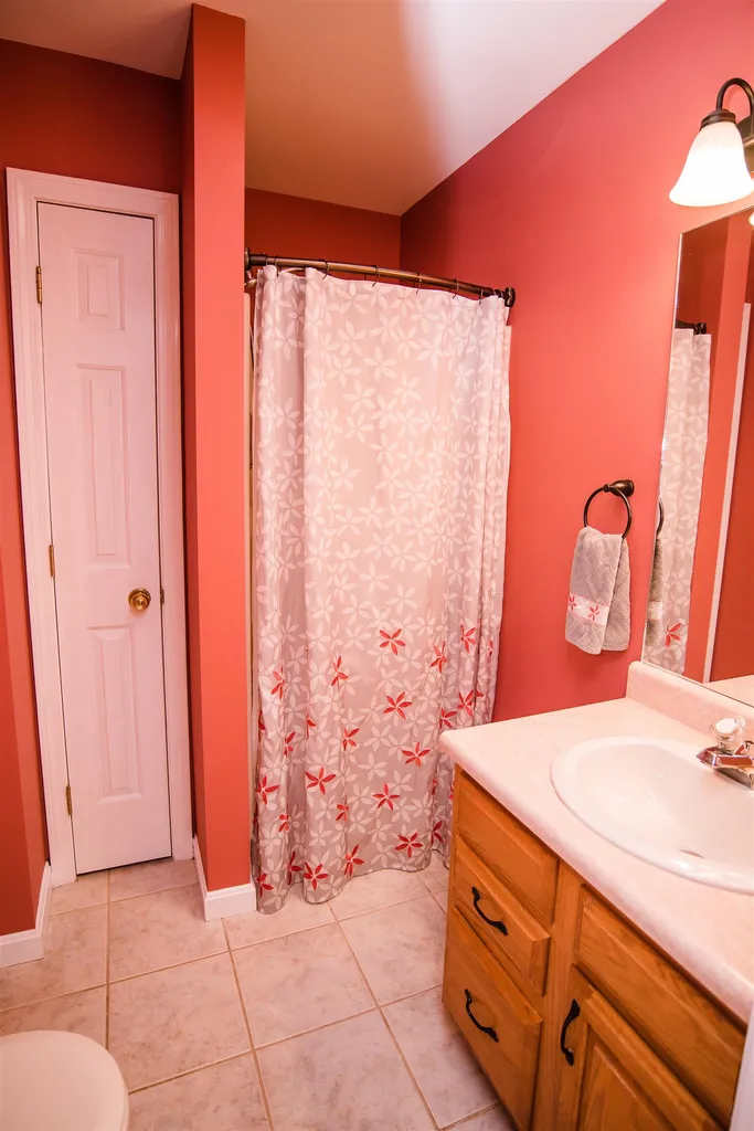 17 Craftsbury Court Essex VT 05452