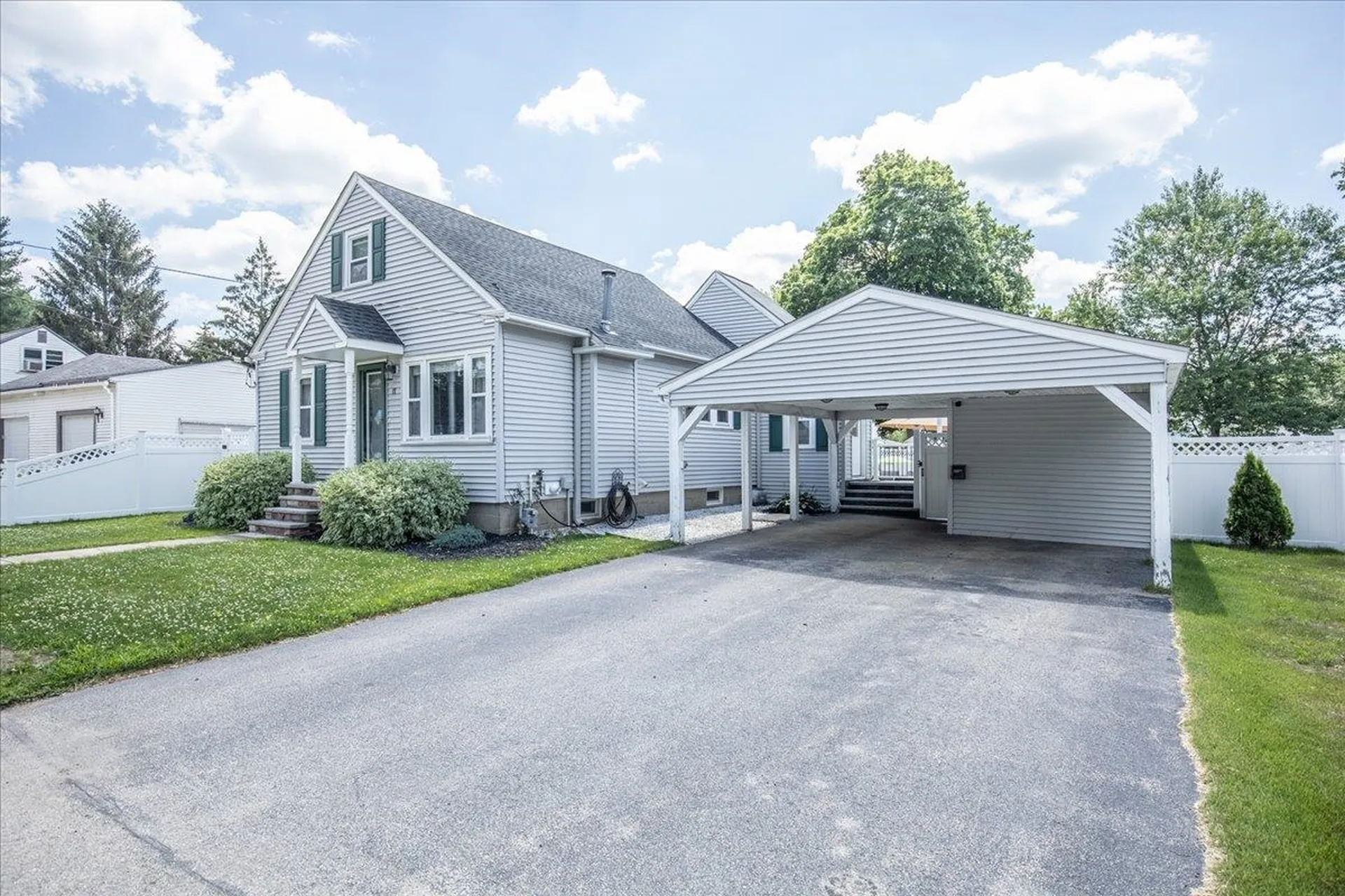 11 Blanchard Street Nashua NH 03060