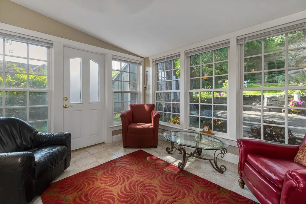 27 Shaw Road Portsmouth NH 03801