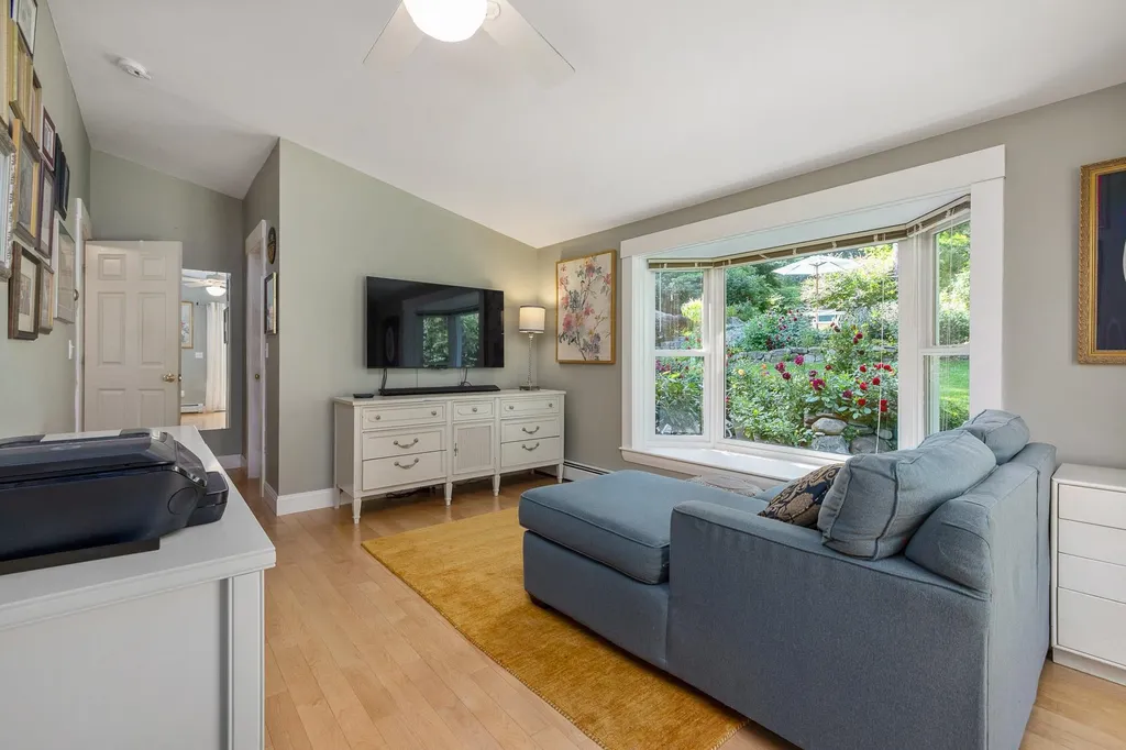 27 Shaw Road Portsmouth NH 03801