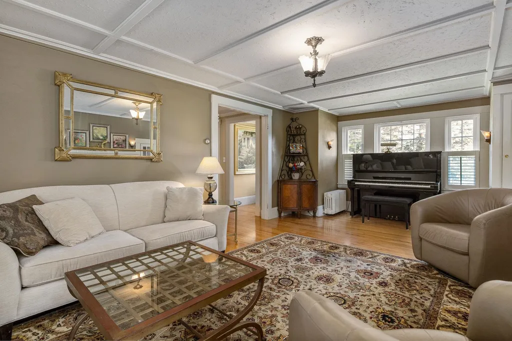 27 Shaw Road Portsmouth NH 03801