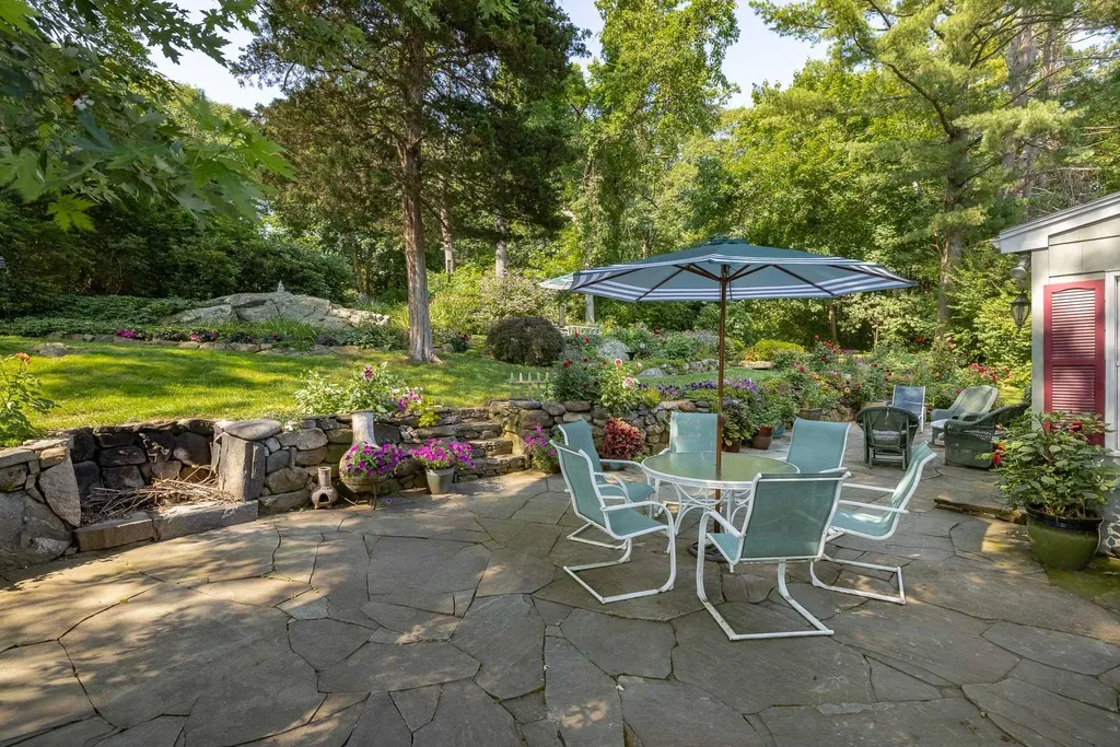 27 Shaw Road Portsmouth NH 03801