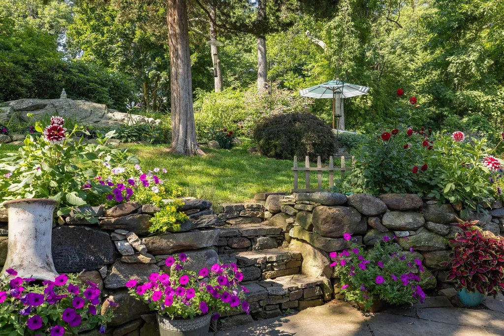 27 Shaw Road Portsmouth NH 03801
