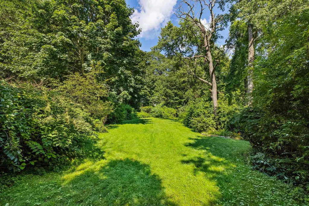 27 Shaw Road Portsmouth NH 03801
