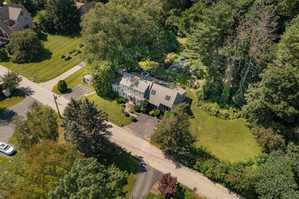 27 Shaw Road Portsmouth NH 03801