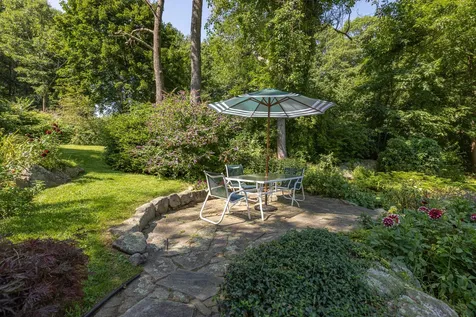 27 Shaw Road Portsmouth NH 03801
