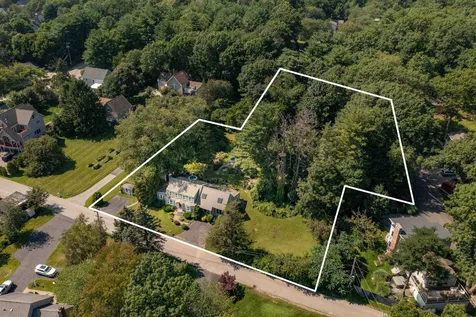 27 Shaw Road Portsmouth NH 03801