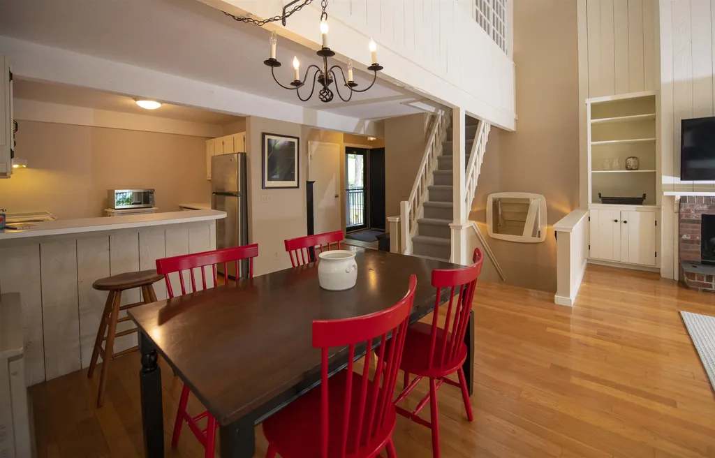 105 Williams Lane Hartford VT 05059