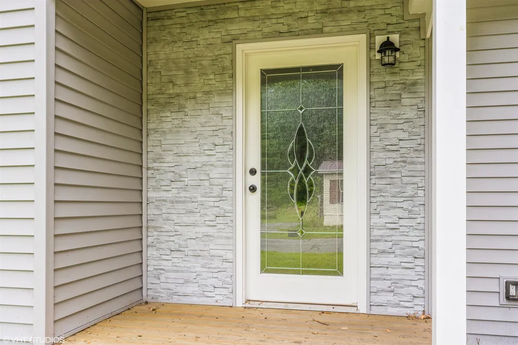 21 Pierce Road Hinsdale NH 03451