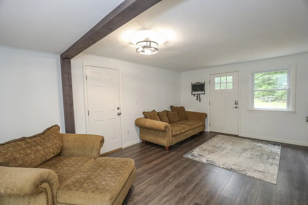 14 Meindl Way Nottingham NH 03290