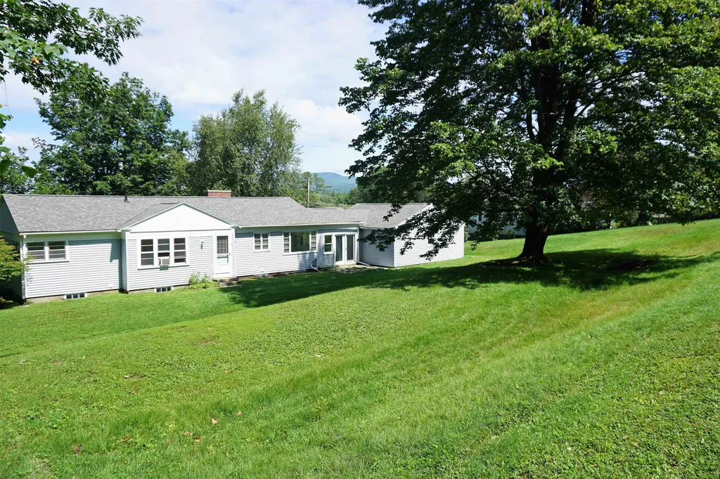 24 Durham Avenue Claremont NH 03743