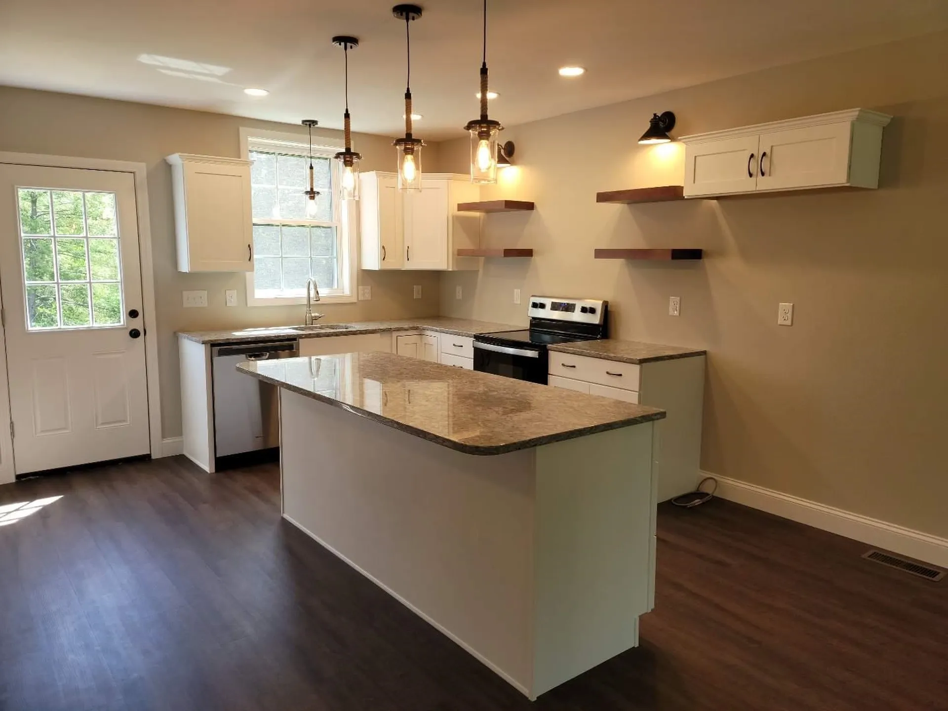 24 Old Fremont Road Raymond NH 03077
