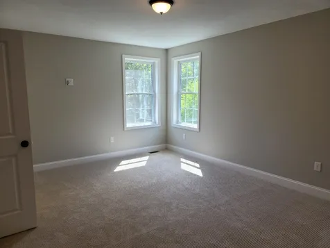 24 Old Fremont Road Raymond NH 03077