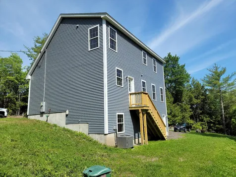24 Old Fremont Road Raymond NH 03077