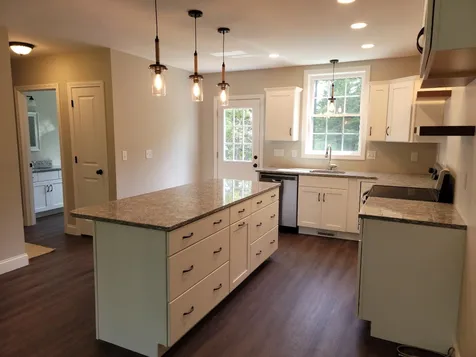 24 Old Fremont Road Raymond NH 03077