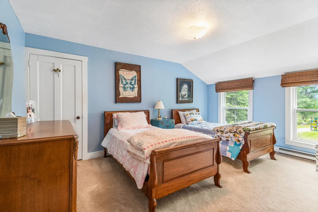 154 Knights Hill Road New London NH 03257
