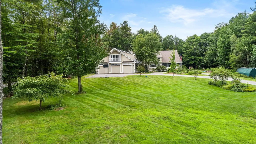 154 Knights Hill Road New London NH 03257