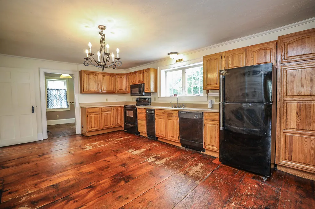 97 Suncook Valley Road Chichester NH 03258