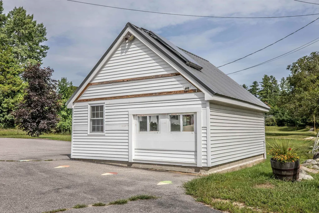 97 Suncook Valley Road Chichester NH 03258