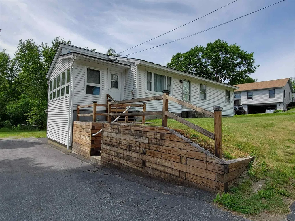 33 May Street Enfield NH 03748