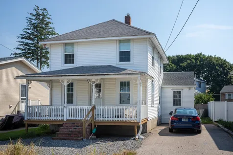 19 Acadia Avenue Hampton NH 03842