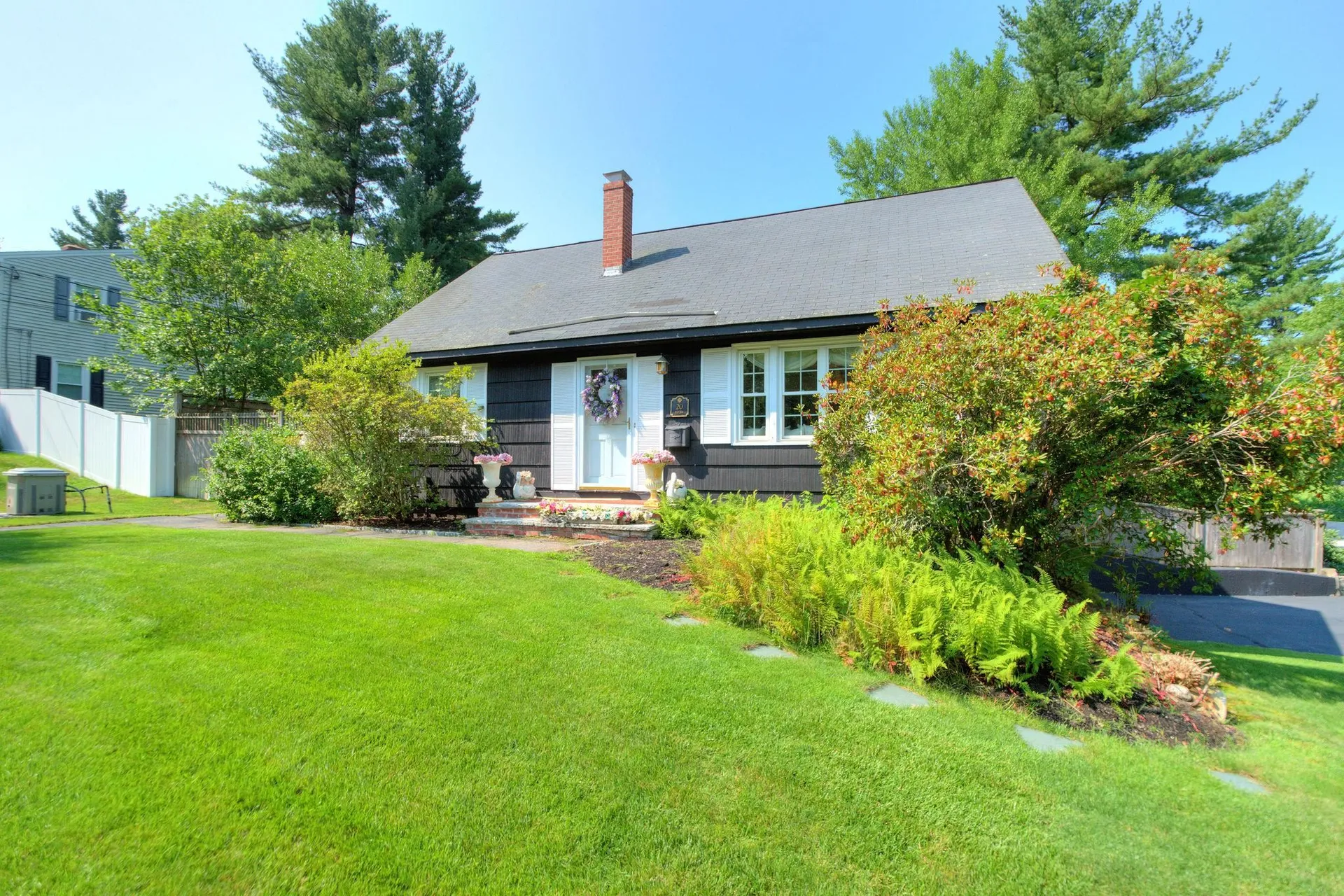 20 Burgess Street Nashua NH 03064