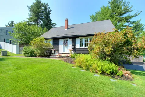 20 Burgess Street Nashua NH 03064