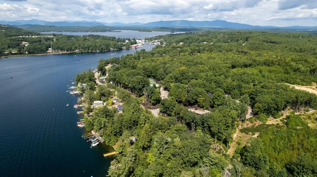 833 Weirs Boulevard Laconia NH 03246