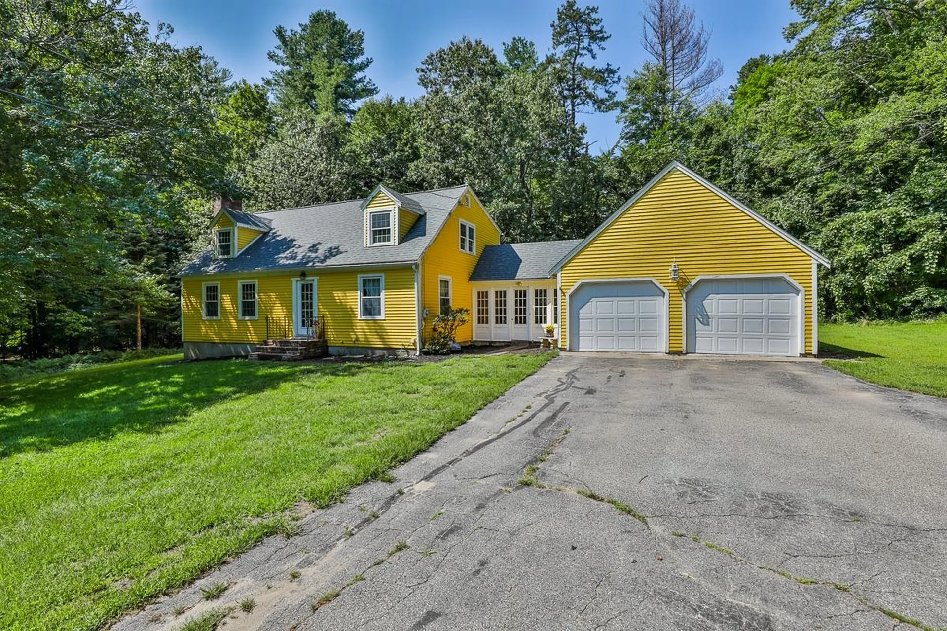 24 Beaver Brook Circle Amherst NH 03031