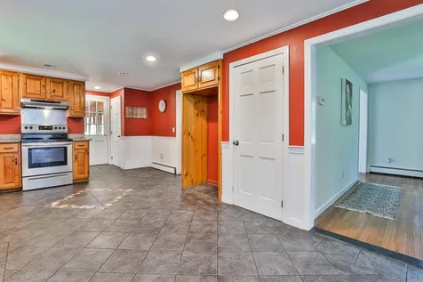 24 Beaver Brook Circle Amherst NH 03031