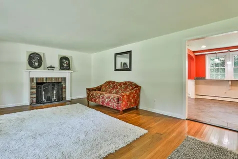 24 Beaver Brook Circle Amherst NH 03031
