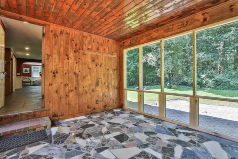 24 Beaver Brook Circle Amherst NH 03031