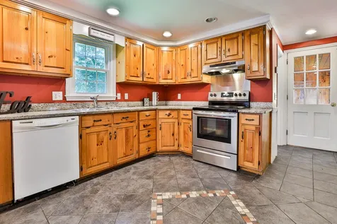 24 Beaver Brook Circle Amherst NH 03031
