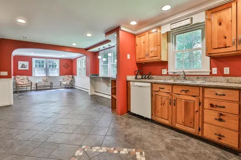24 Beaver Brook Circle Amherst NH 03031