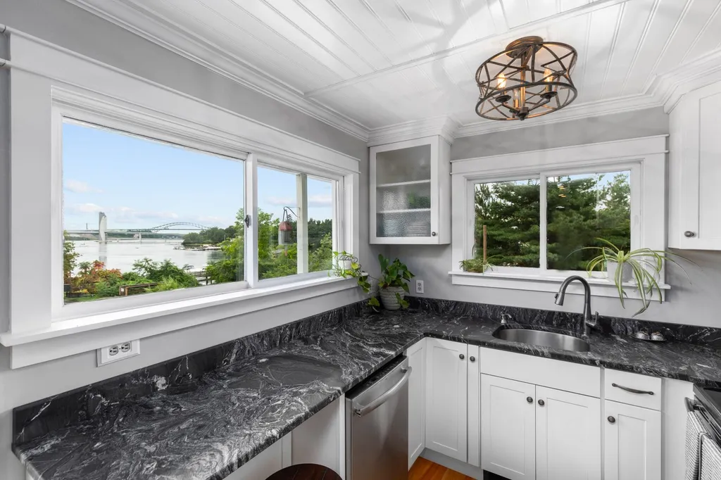3 Island Avenue Kittery ME 03904