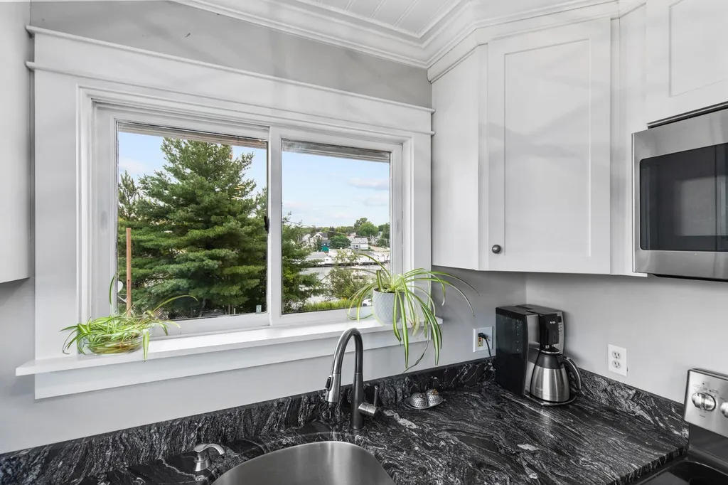 3 Island Avenue Kittery ME 03904