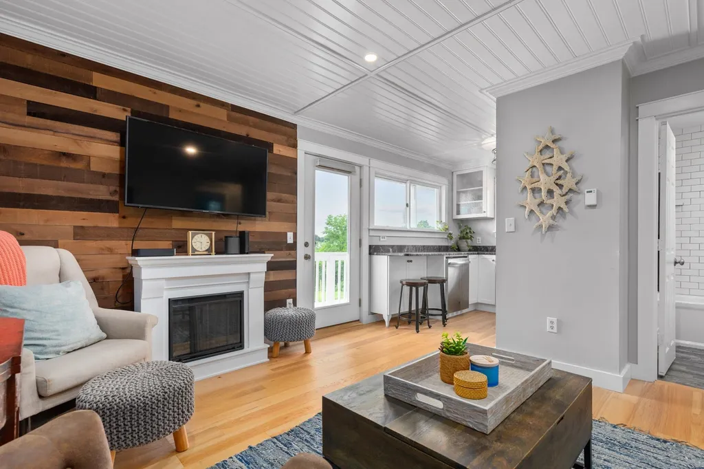 3 Island Avenue Kittery ME 03904