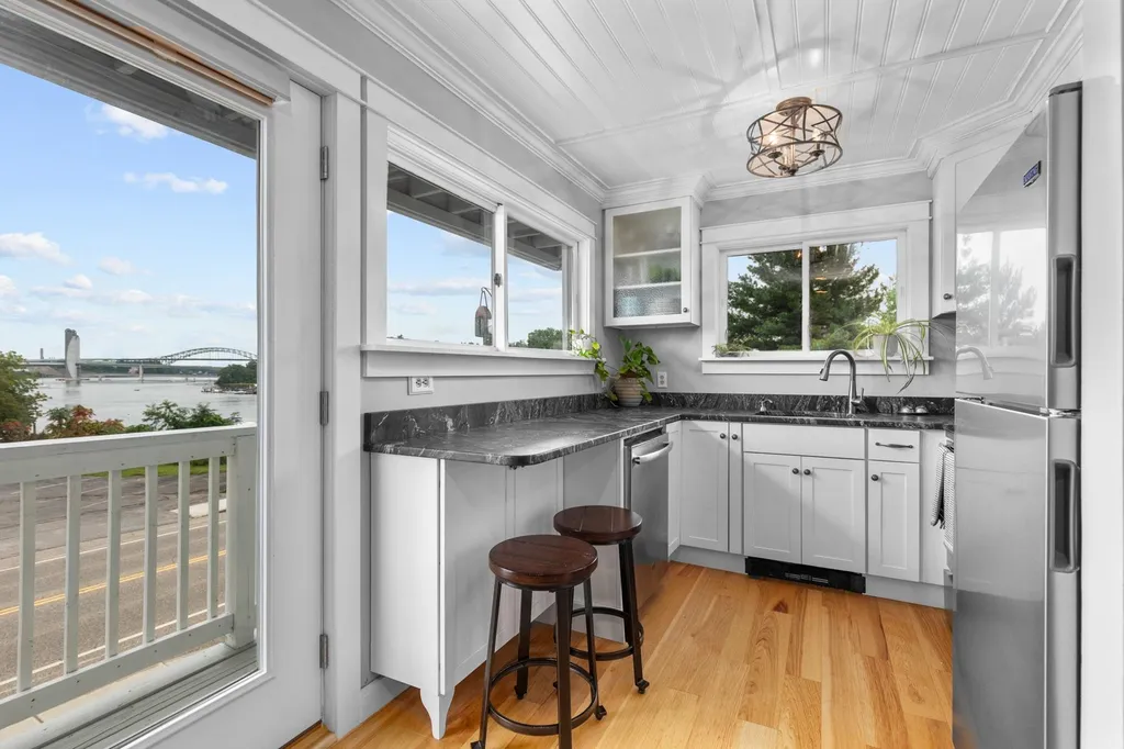 3 Island Avenue Kittery ME 03904