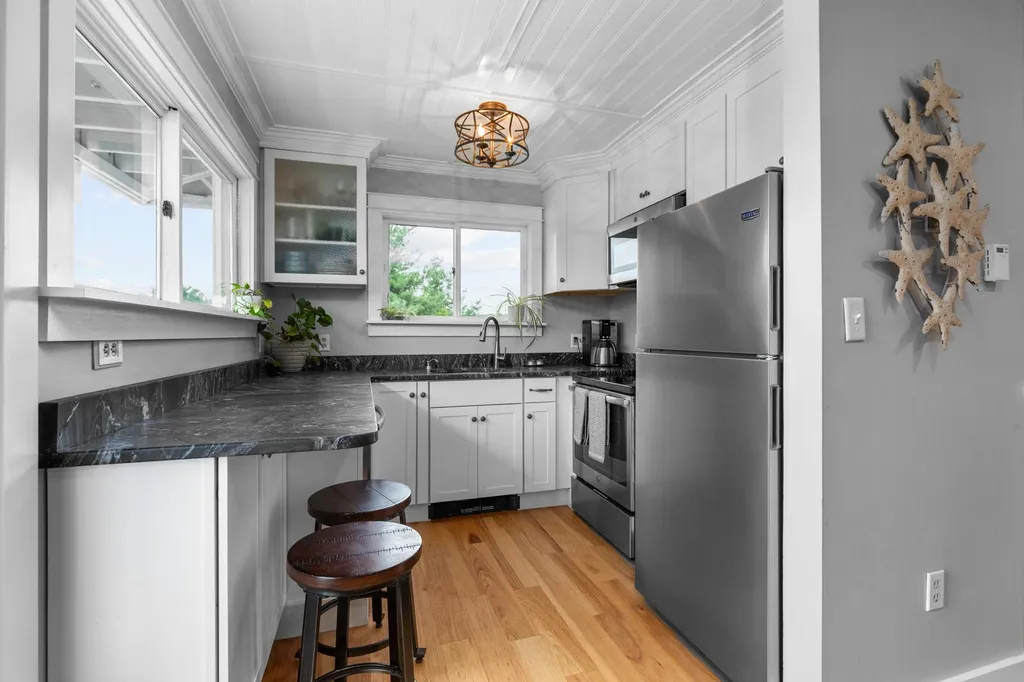 3 Island Avenue Kittery ME 03904