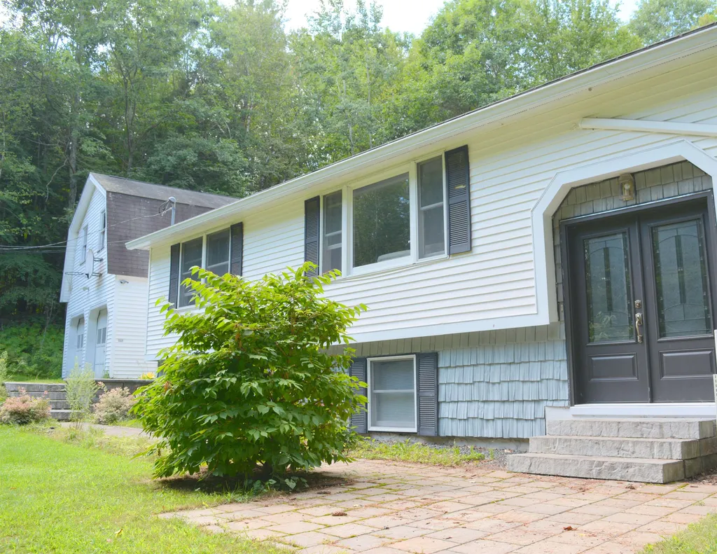 6 Maries Way Lebanon NH 03766