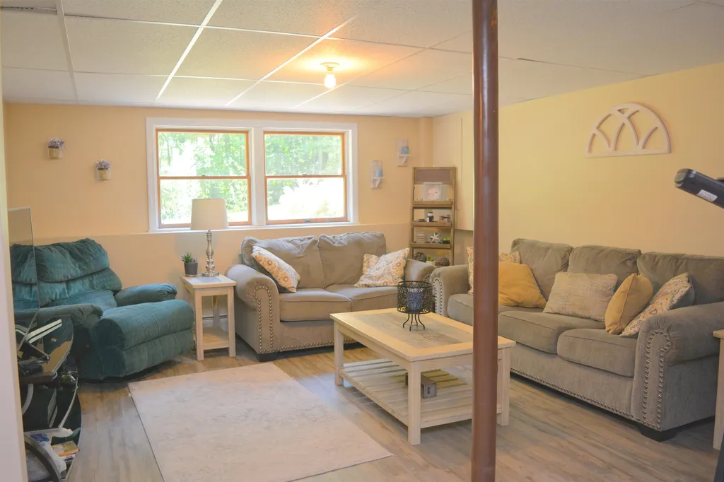 6 Maries Way Lebanon NH 03766