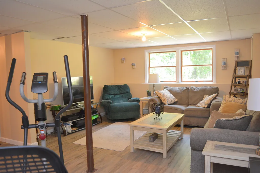 6 Maries Way Lebanon NH 03766