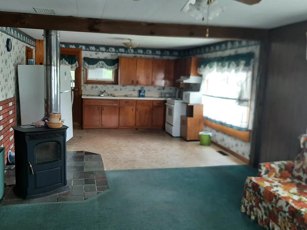 78 Pleasant Street Colebrook NH 03576