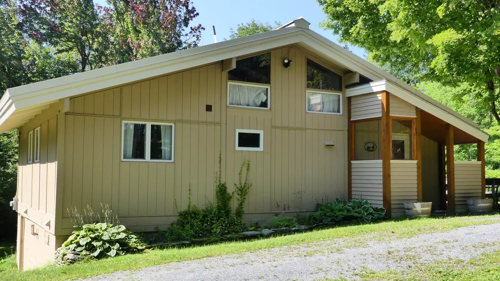 152 Old Town Road Wilmington VT 05363