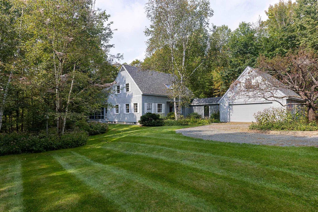 860 Wheelock Road Hartford VT 05059