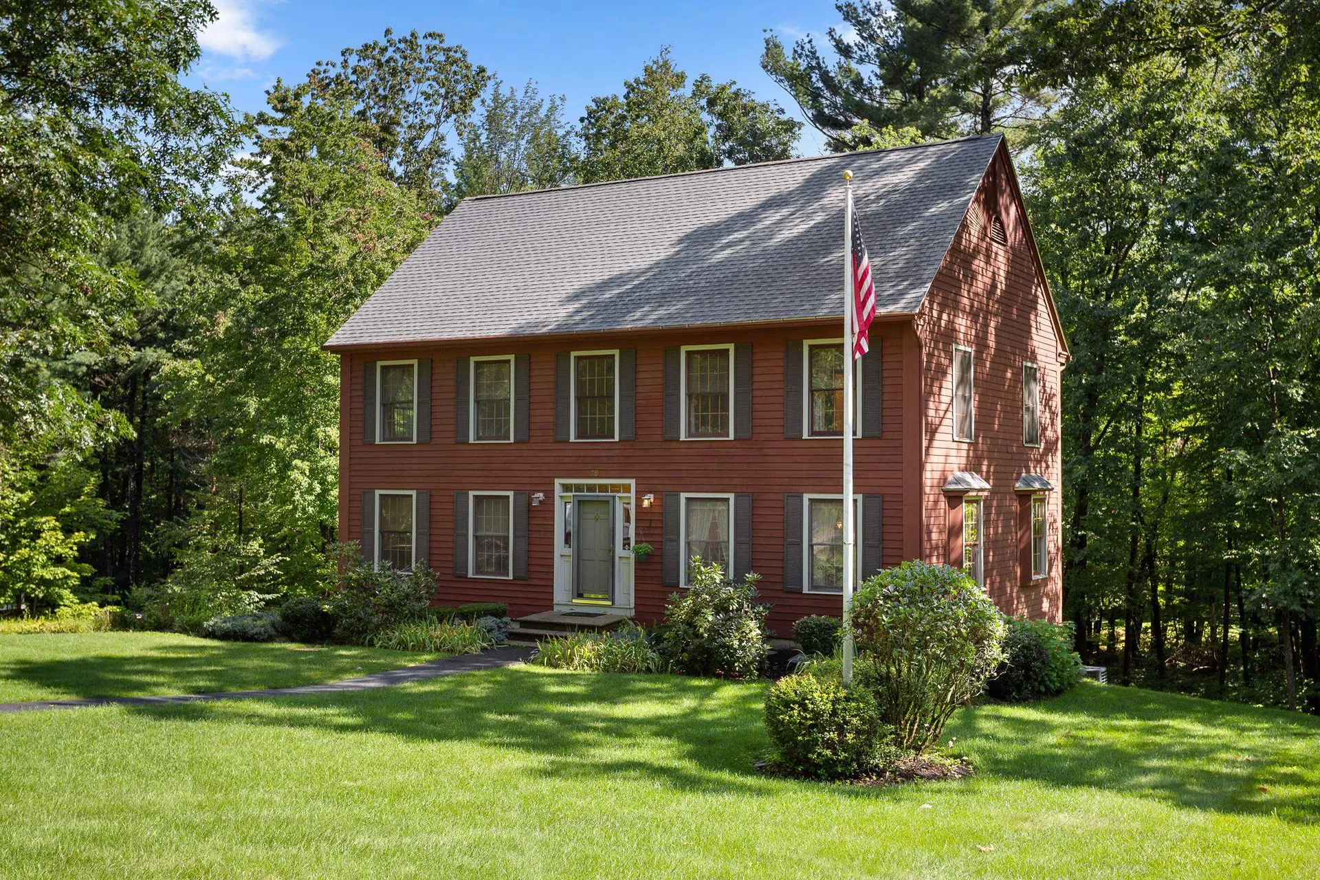 39 Crestwood Lane Milford NH 03055