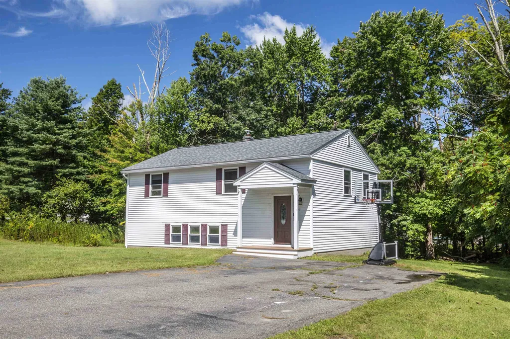 8 Gloria Road Salem NH 03079