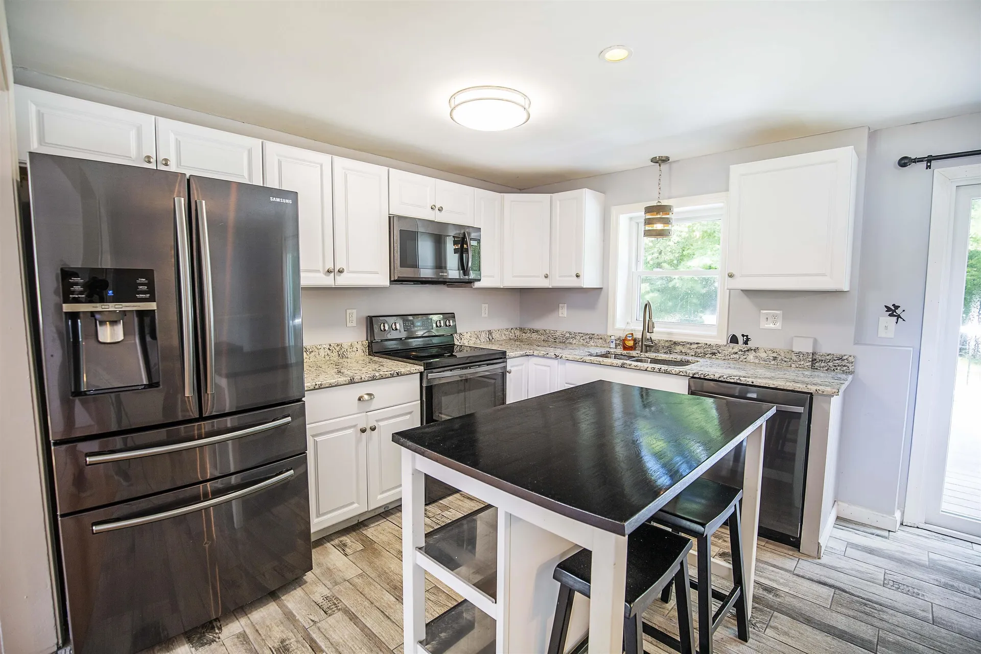 8 Gloria Road Salem NH 03079