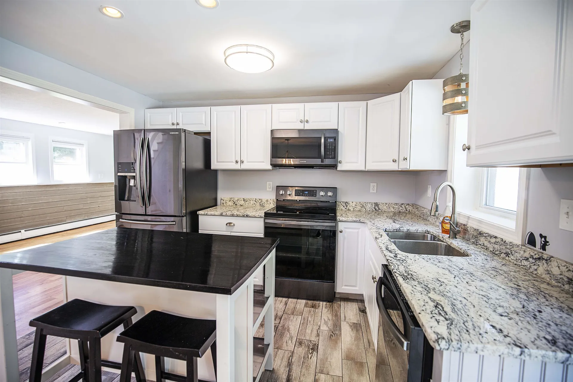 8 Gloria Road Salem NH 03079